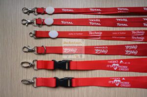 dây đeo thẻ màu đỏ poly nylon satanh in nhiệt in cao su cao cấp