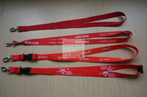 dây đeo thẻ khoá tháo lắp satanh in chuyển nhiệt