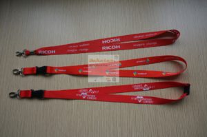 dây đeo thẻ khoá tháo lắp satanh in chuyển nhiệt