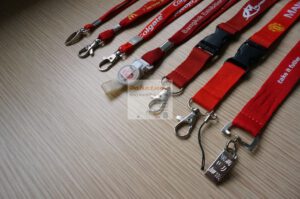 dây đeo thẻ khoá tháo lắp satanh in chuyển nhiệt