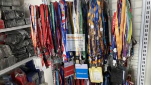 DÂY ĐEO MÓC KHOÁ MOBILE -SẢN XUẤT TRỰC TIẾP CÁC LOẠI DÂY ĐEO IN LOGO THEO YÊU CẦU RIÊNG . CÔNG TY ĐA KẾT NỐI VỚI BỀ DÀY HƠN 12 NĂM TRONG LĨNH VỰC SẢN XUẤT KINH DOANH DÂY ĐEO CÁC LOẠI : DÂY ĐEO THẺ – DÂY MÓC KHOÁ – DÂY HUY CHƯƠNG- DÂY TÚI XÁCH BA LÔ – DÂY ĐAI LINE XẾP HÀNG DI ĐỘNG , VÒNG TAY VẢI CHECKIN .. VỚI CÁC KỸ THUẬT IN ẤN KHÁC NHAU. CHẤT LIỆU PHỔ BIẾN : NYLON POLY VÀ SATANH Liên hệ nhận tư vấn và báo giá zalo /whatsapp ( +84 ) 0908336851 0972413199 Website : www.daydeothe.com www.daketnoi.net www.daydemockhoa.com #daydeomockhoa #daymockhoamobile #khoamobile