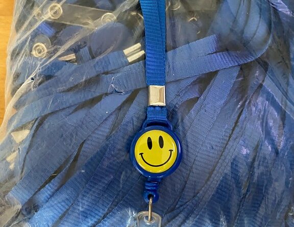 dây đeo thẻ yoyo mặt cười